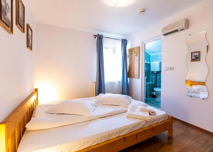 Mountain Rose Vila